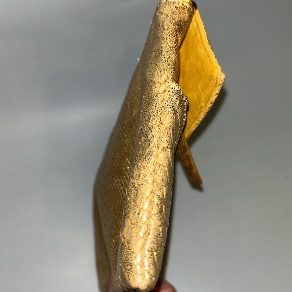 Euc melie bianco gold snake print design crossbody clutch - Picture 10 of 12